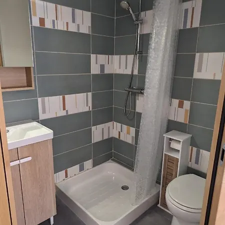 Prive Avec Entree Independante شقة