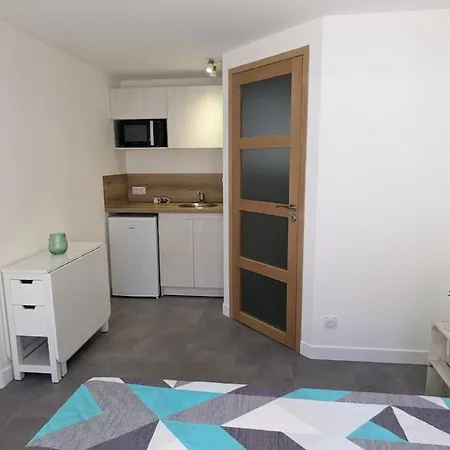 Prive Avec Entree Independante Apartment *