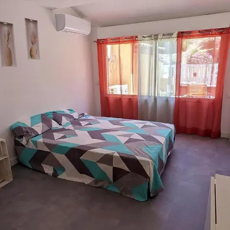 Prive Avec Entree Independante Apartment